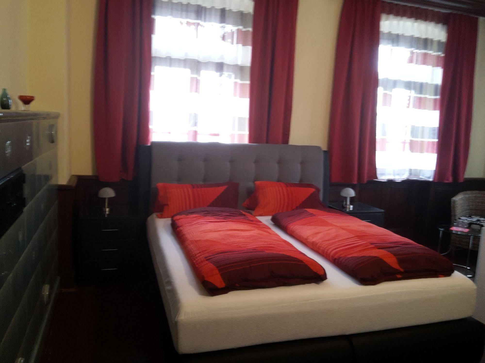 Hotel Zum Schwanen 莱门 外观 照片